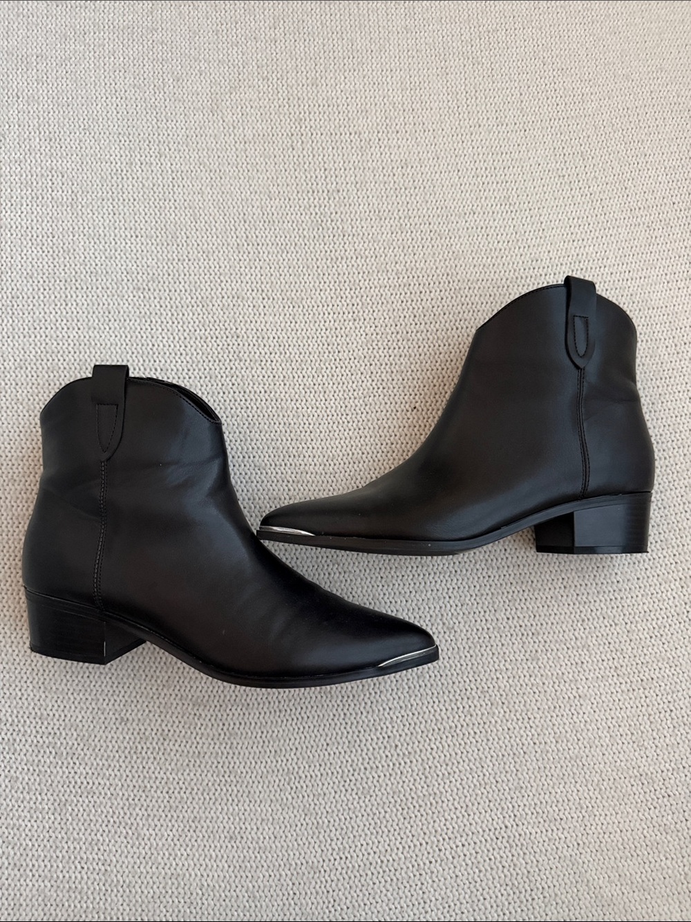 Marc Fisher Pointed Toe Western Style Ankle Boots Black Size 9
